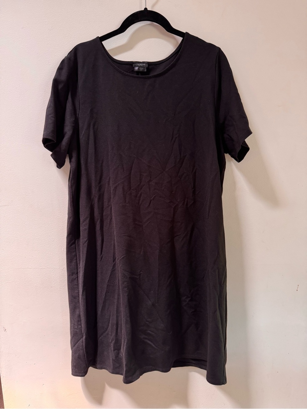 Ann Taylor Black Short-Sleeve Tunic Top